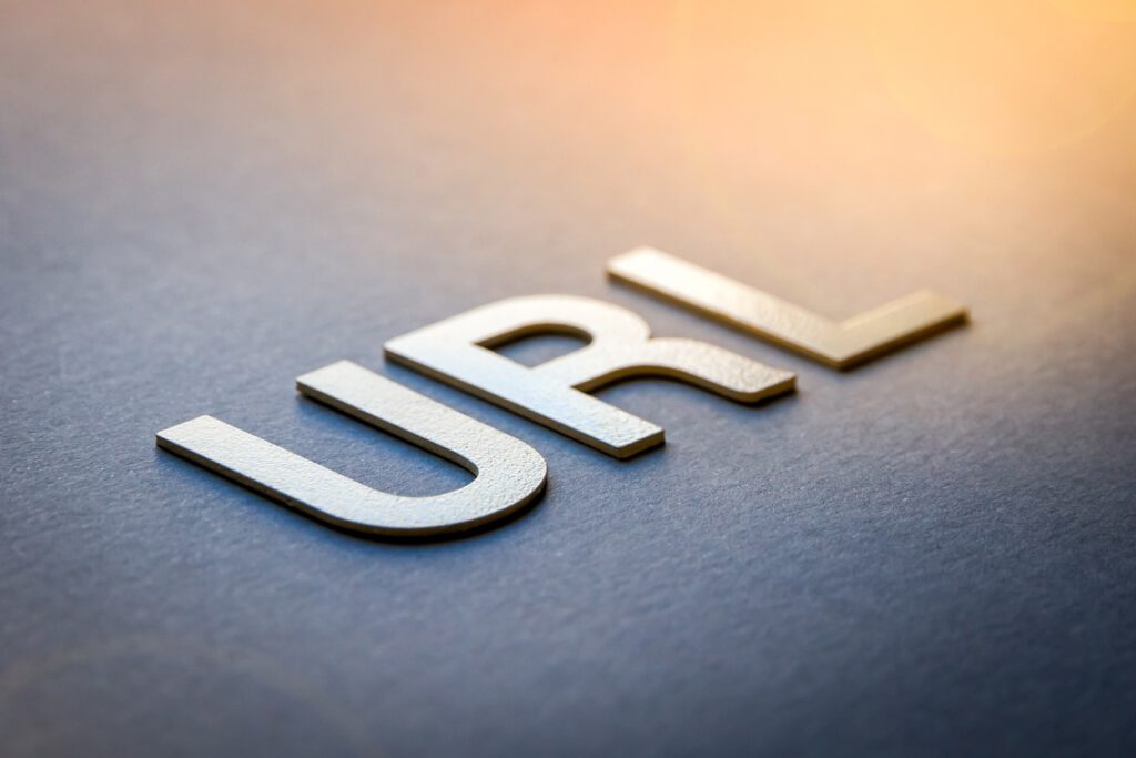 URL giúp bạn truy cập chính xác vào các trang web