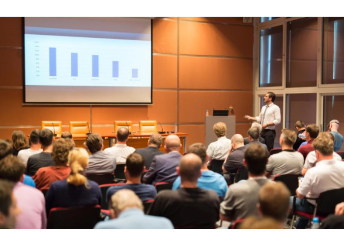 Tham gia các hội thảo về marketing online